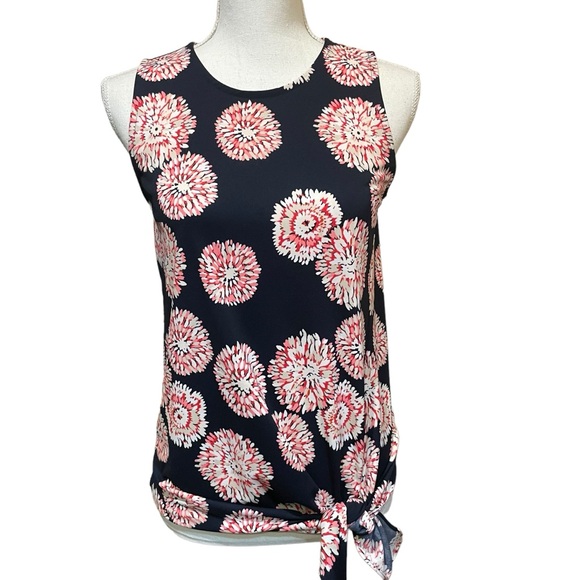Ann Taylor Factory Tops - Ann Taylor Factory Tie Front Sleeveless Floral Tank. Size XS